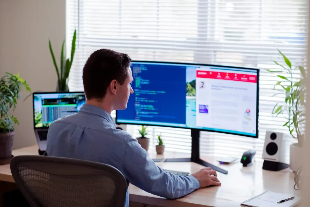 roles of web and mobile app developers